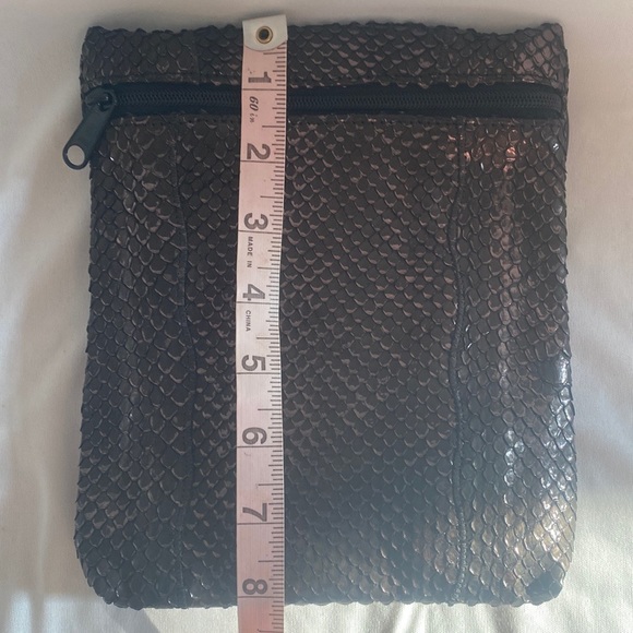 Carlos Falchi Snakeskin crossbody purse - Picture 6 of 6